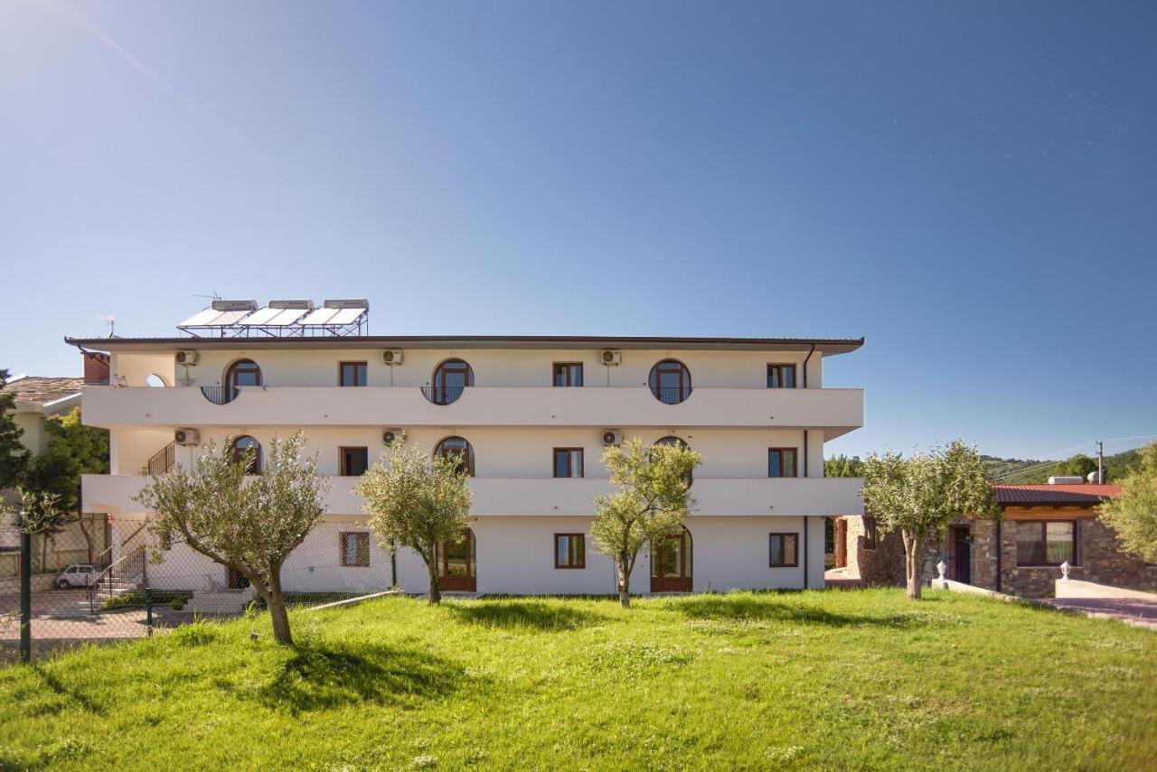 Hotel San Pietro Martin Fushe-Drac エクステリア 写真